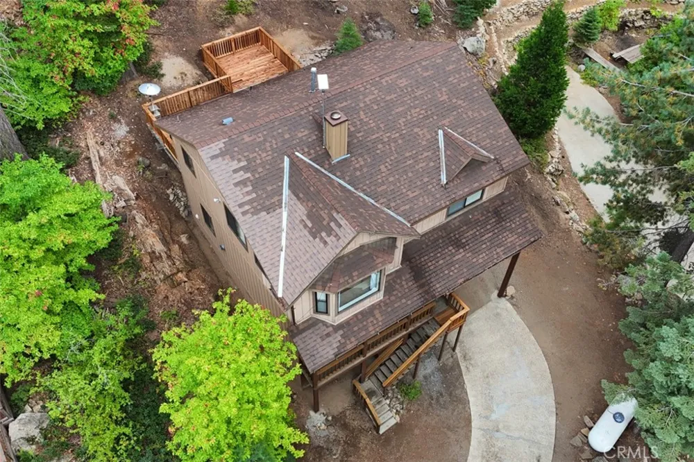 7430 Henness Ridge Road Yosemite, CA 95389