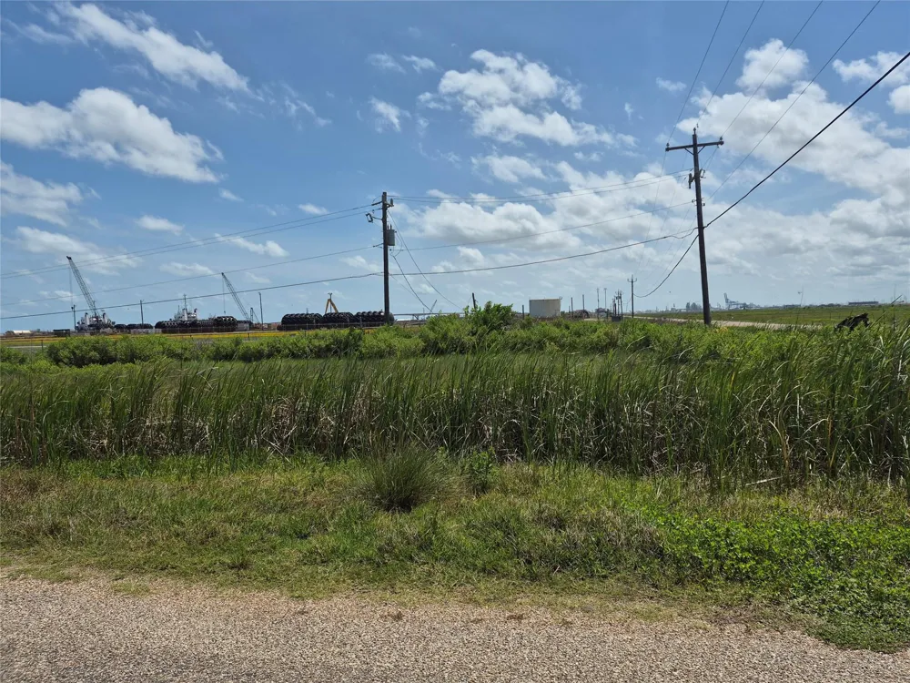 1216 Gulfview Lane Freeport, TX 77541