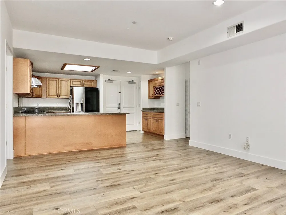 11 S 3rd #517 Alhambra, CA 91801