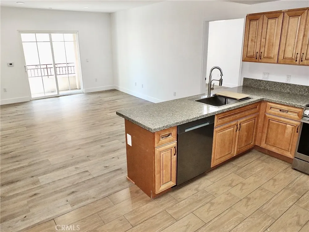 11 S 3rd #517 Alhambra, CA 91801