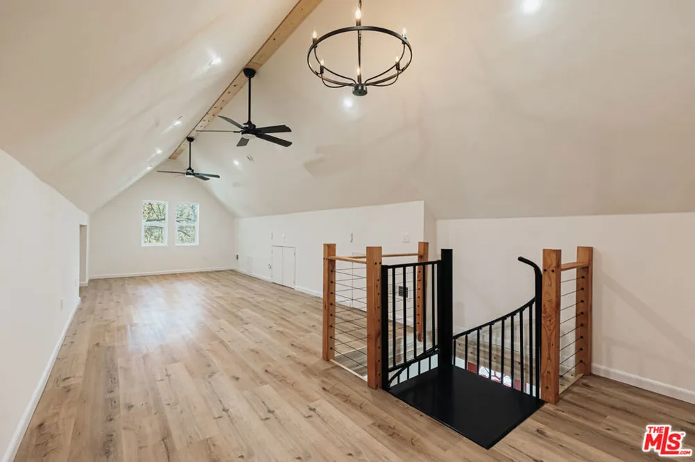 630 Victoria Lane Sugarloaf, CA 92386