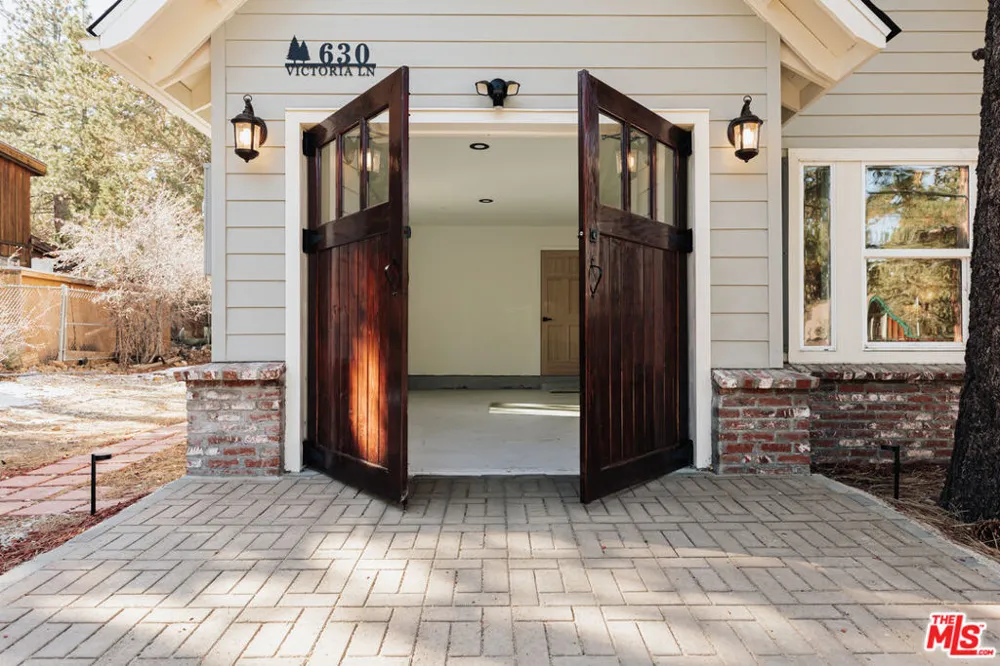 630 Victoria Lane Sugarloaf, CA 92386