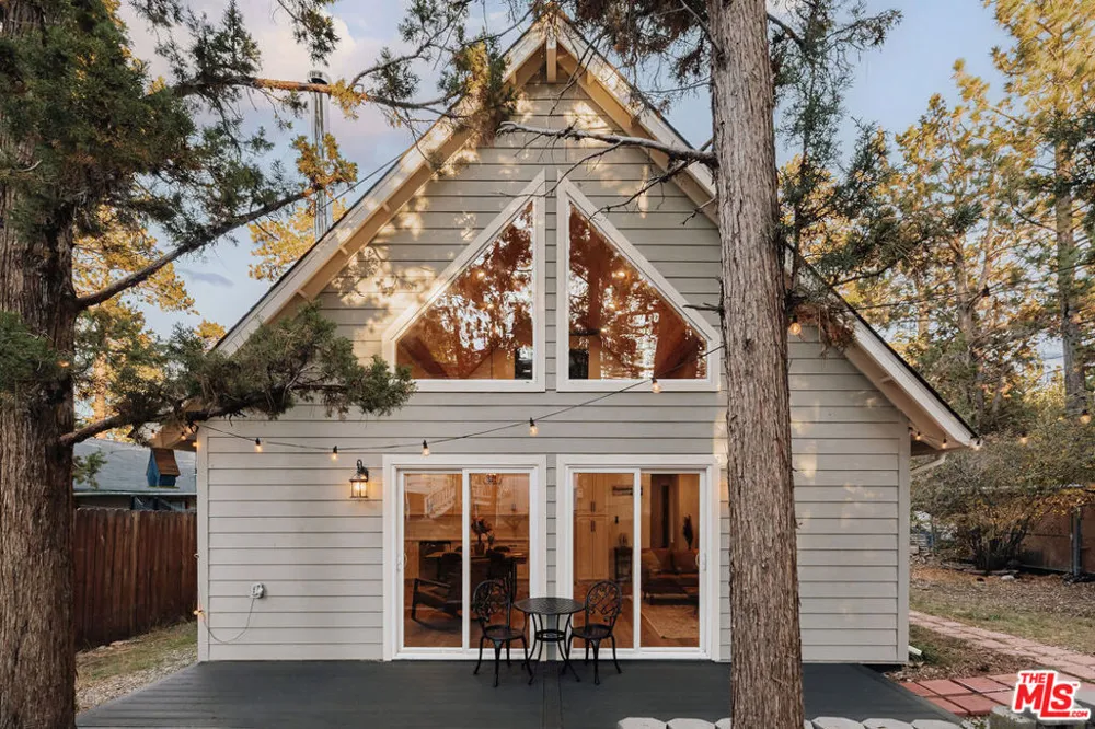 630 Victoria Lane Sugarloaf, CA 92386