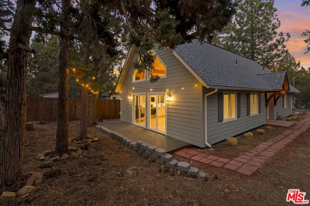 630 Victoria Lane Sugarloaf, CA 92386