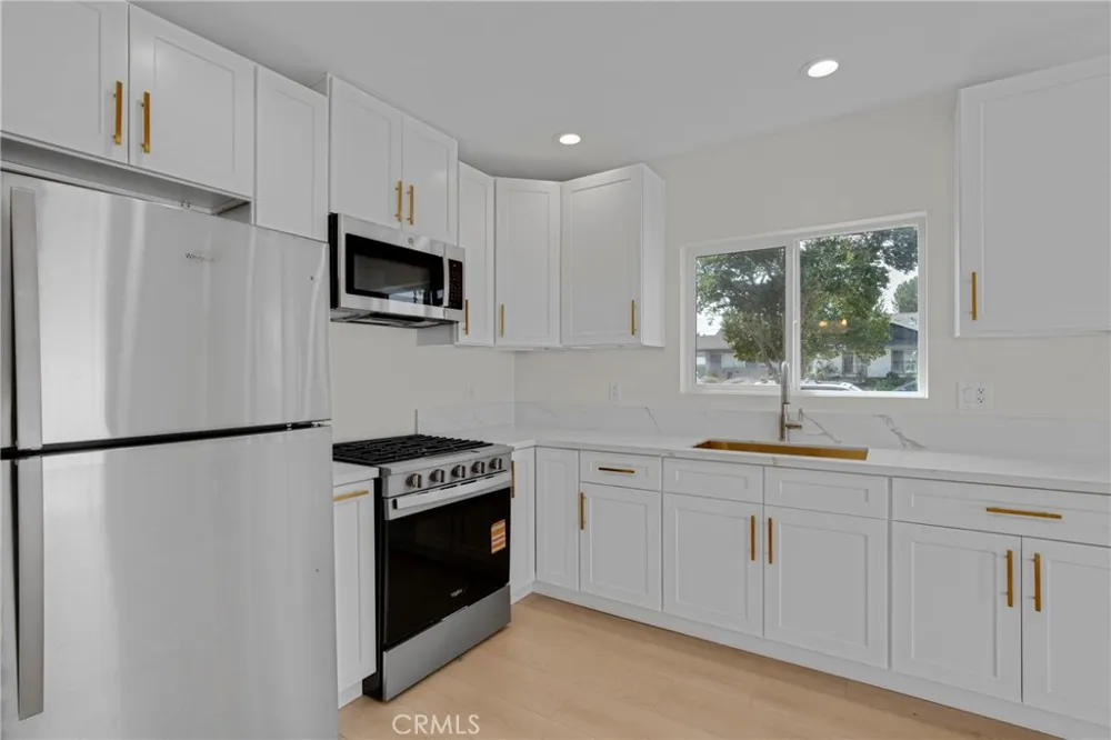 19651 Friar Tarzana, CA 91335