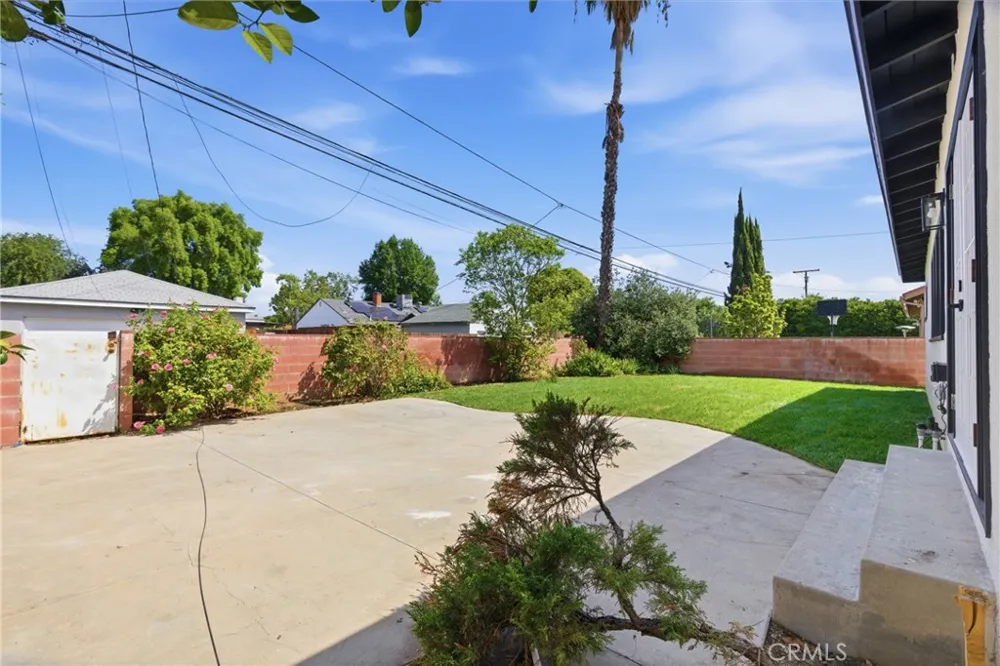 19651 Friar Tarzana, CA 91335