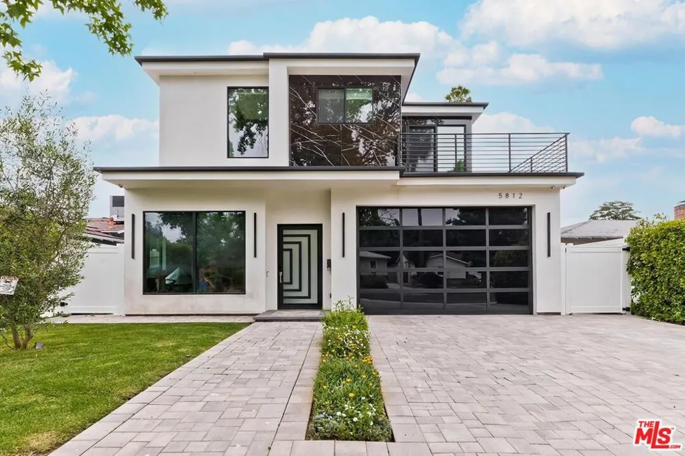 5812 Willis Avenue Sherman Oaks, CA 91411
