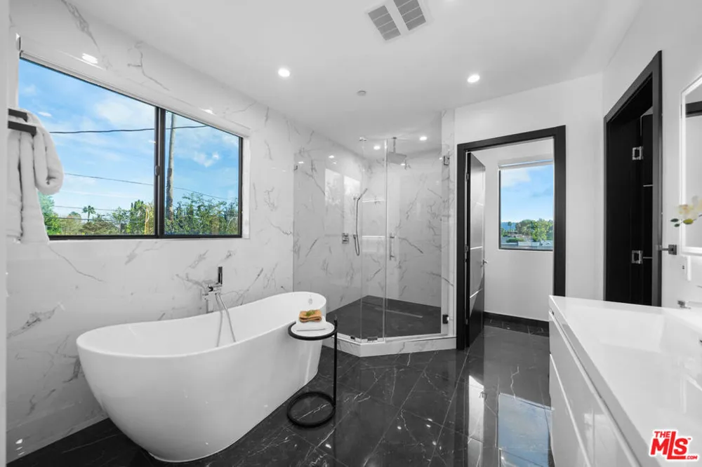 5812 Willis Avenue Sherman Oaks, CA 91411