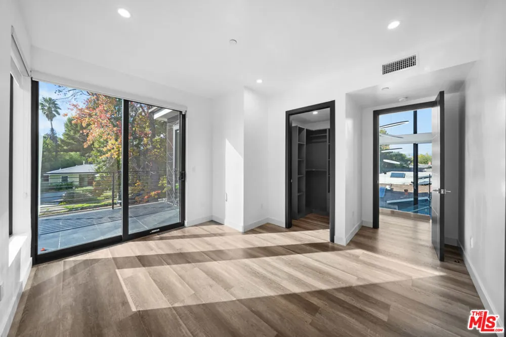 5812 Willis Avenue Sherman Oaks, CA 91411