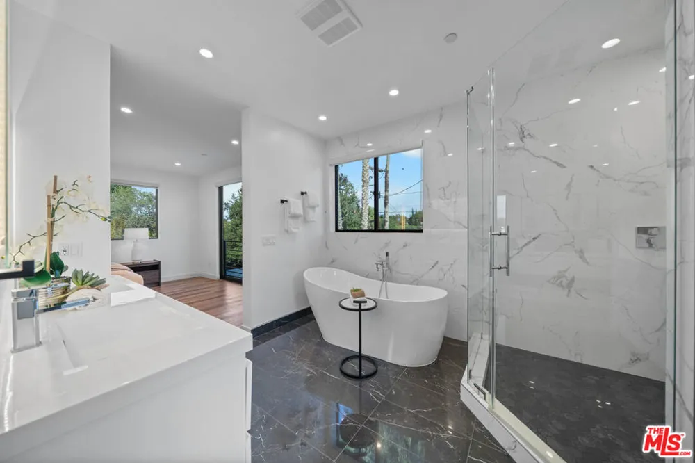 5812 Willis Avenue Sherman Oaks, CA 91411