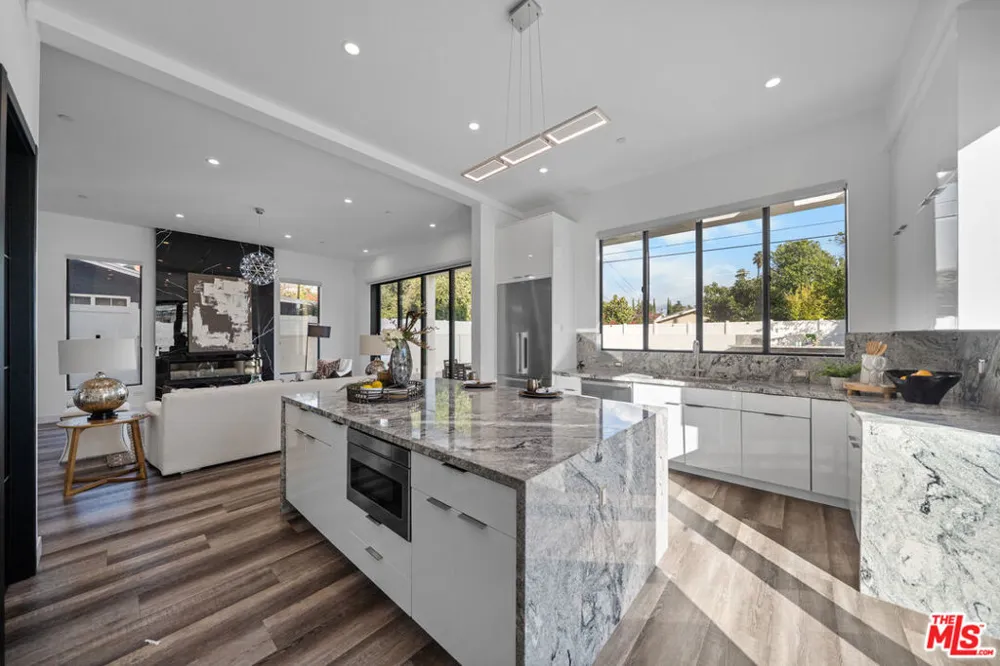 5812 Willis Avenue Sherman Oaks, CA 91411