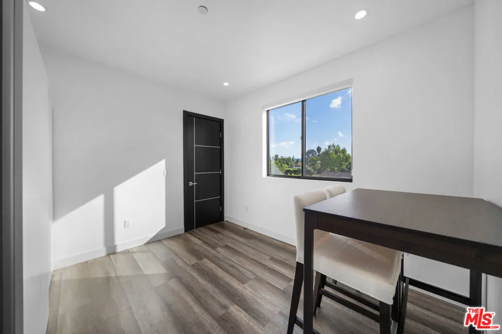 5812 Willis Avenue Sherman Oaks, CA 91411