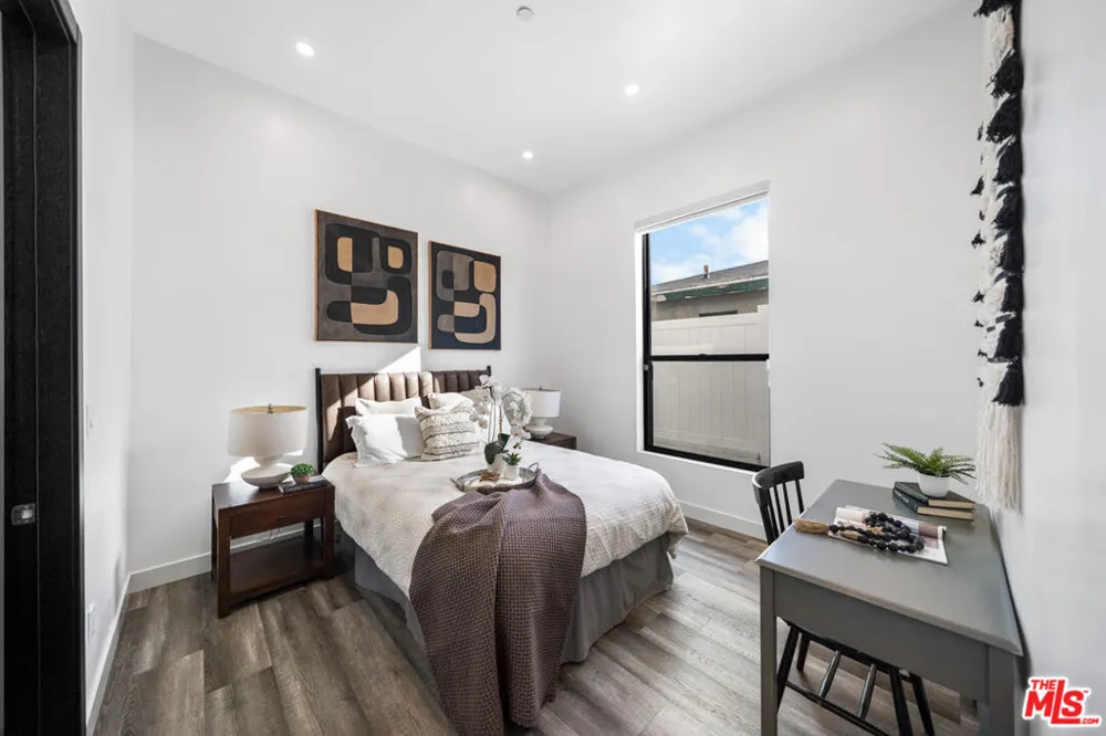 5812 Willis Avenue Sherman Oaks, CA 91411