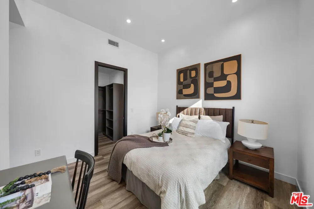 5812 Willis Avenue Sherman Oaks, CA 91411