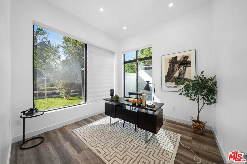 5812 Willis Avenue Sherman Oaks, CA 91411
