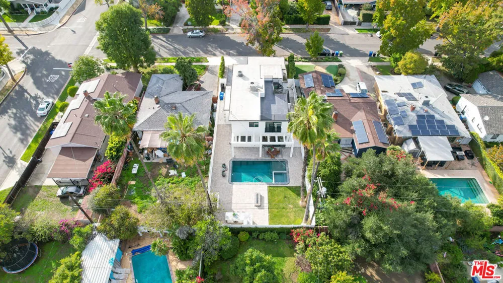 5812 Willis Avenue Sherman Oaks, CA 91411