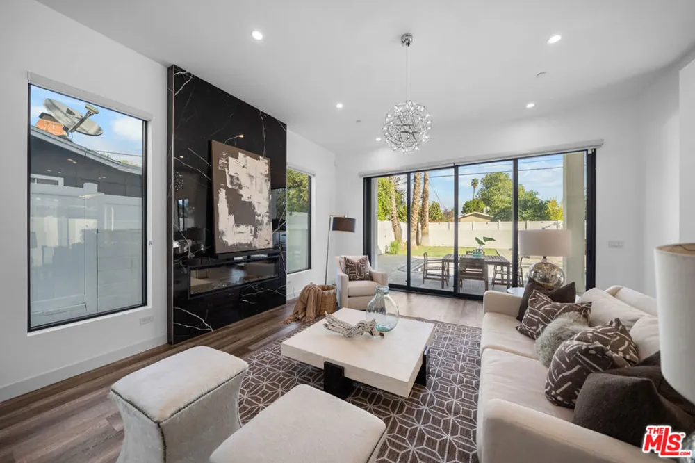 5812 Willis Avenue Sherman Oaks, CA 91411