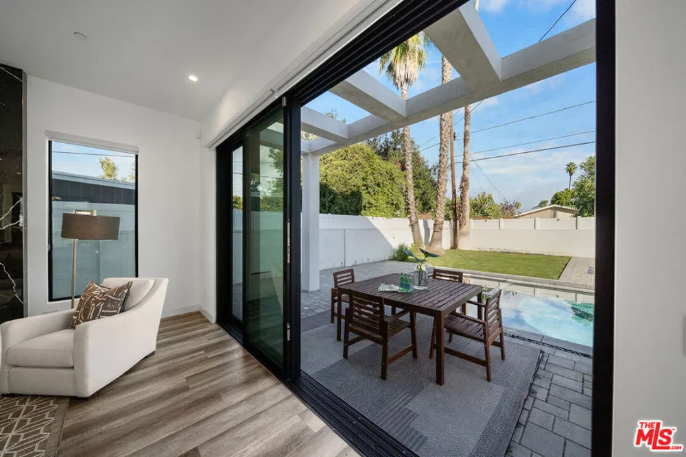 5812 Willis Avenue Sherman Oaks, CA 91411