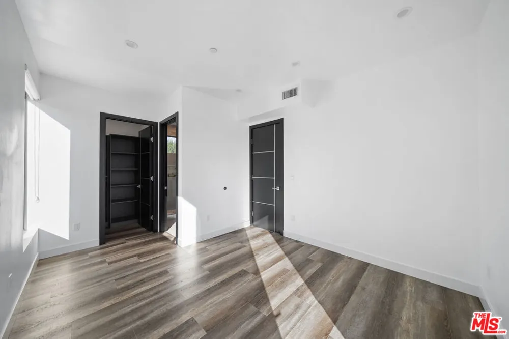 5812 Willis Avenue Sherman Oaks, CA 91411