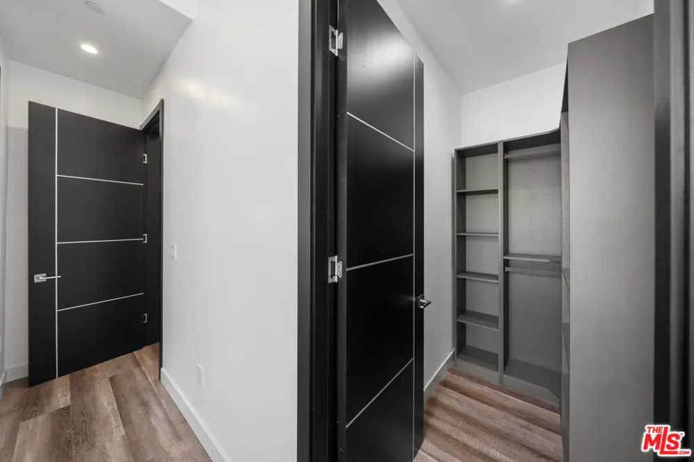 5812 Willis Avenue Sherman Oaks, CA 91411
