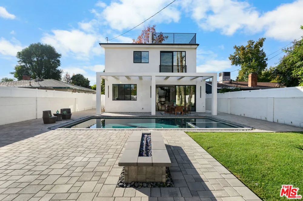 5812 Willis Avenue Sherman Oaks, CA 91411