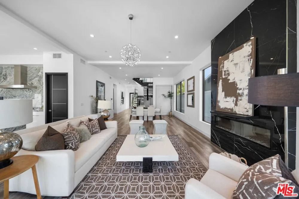5812 Willis Avenue Sherman Oaks, CA 91411