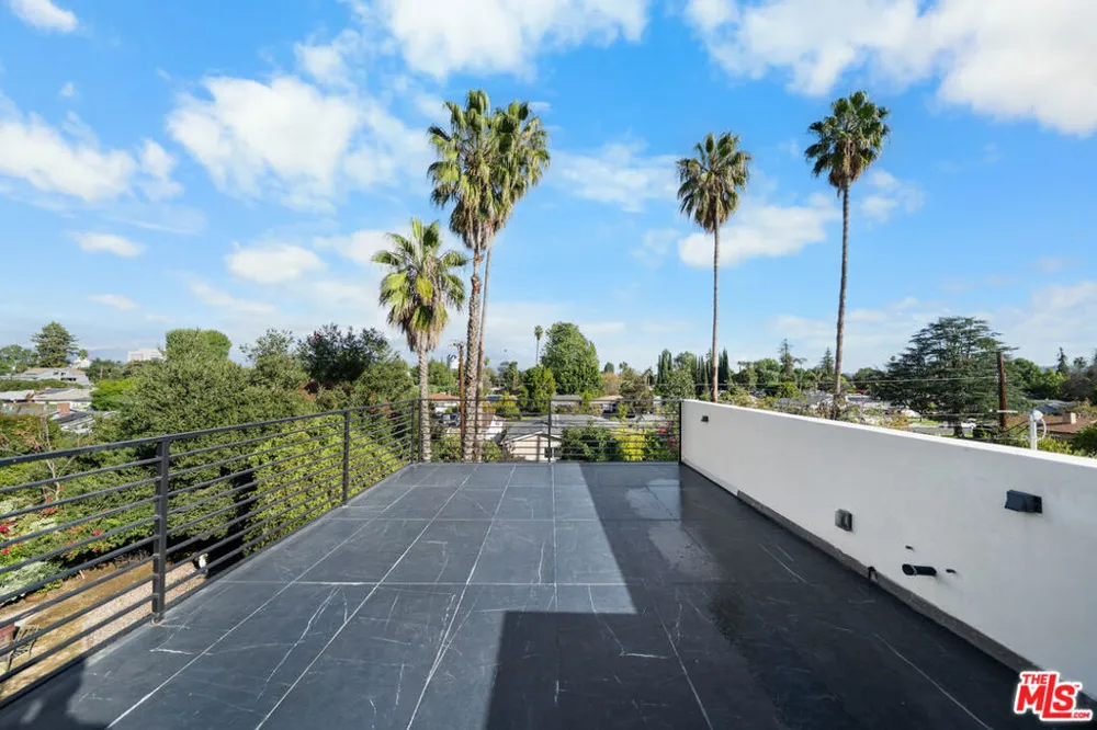 5812 Willis Avenue Sherman Oaks, CA 91411