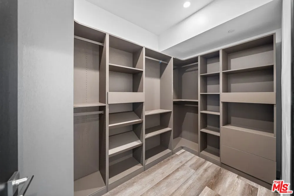 5812 Willis Avenue Sherman Oaks, CA 91411
