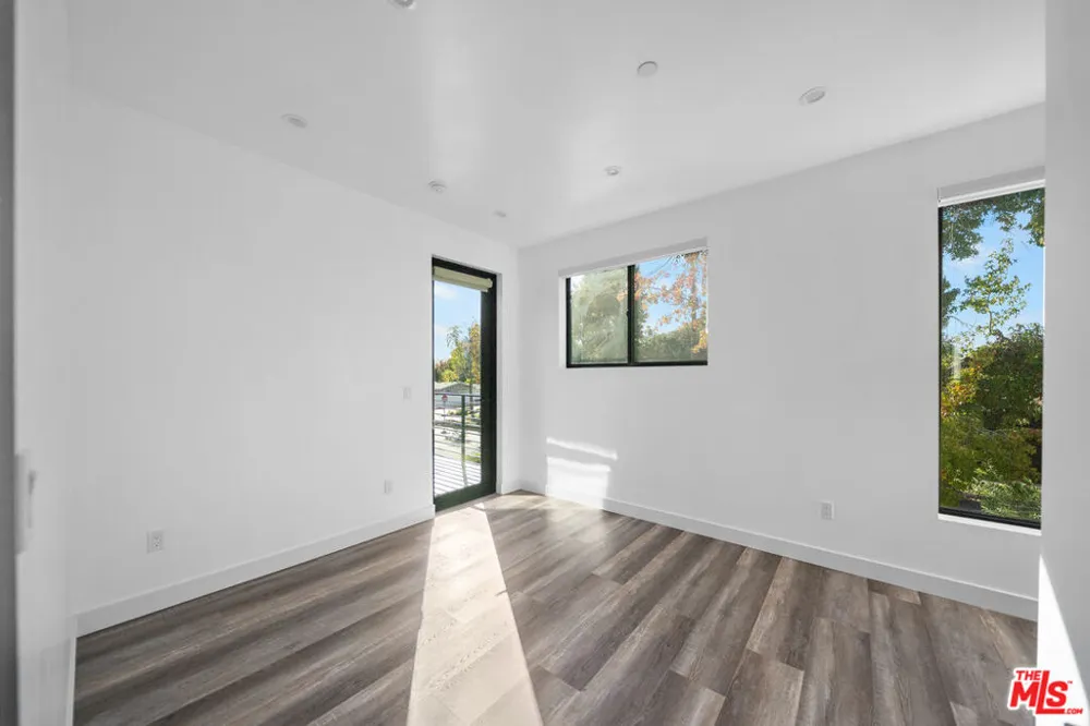 5812 Willis Avenue Sherman Oaks, CA 91411