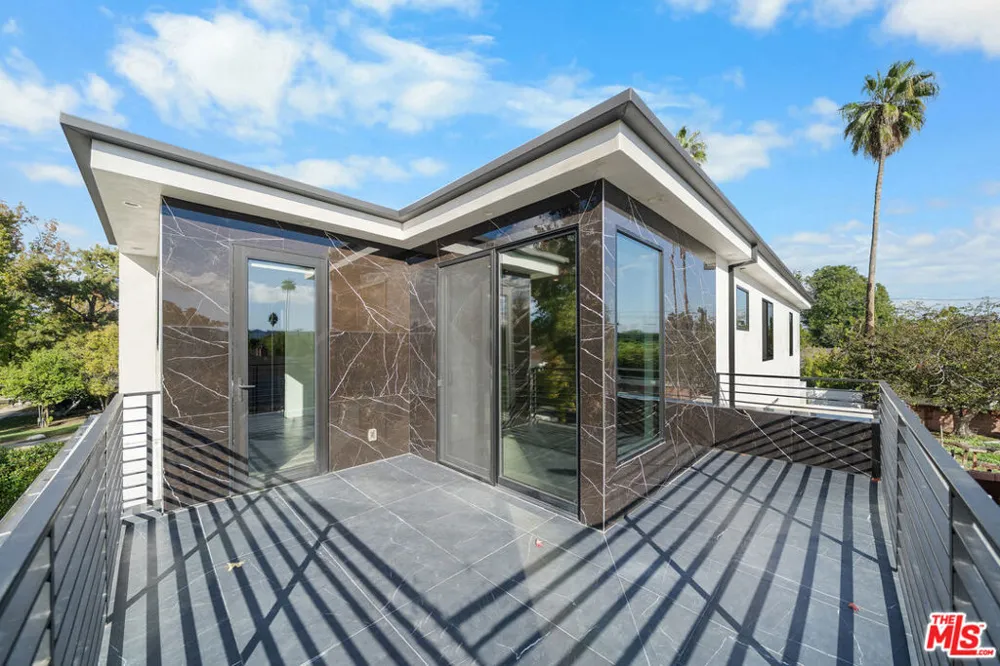 5812 Willis Avenue Sherman Oaks, CA 91411