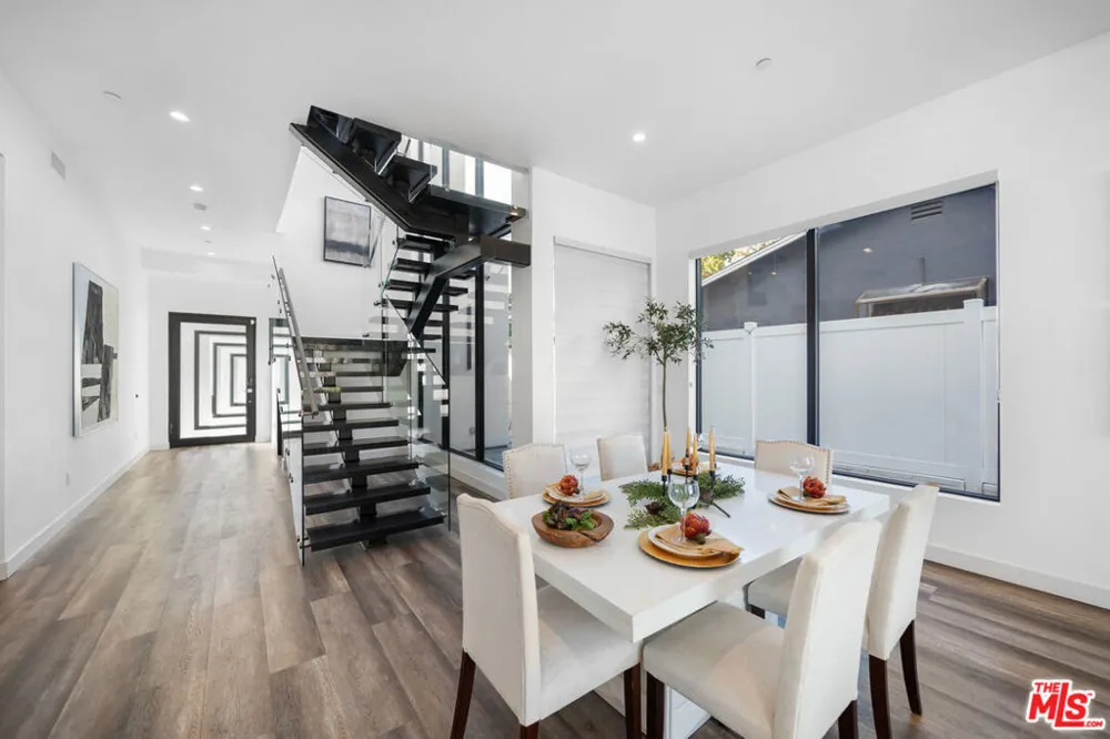 5812 Willis Avenue Sherman Oaks, CA 91411