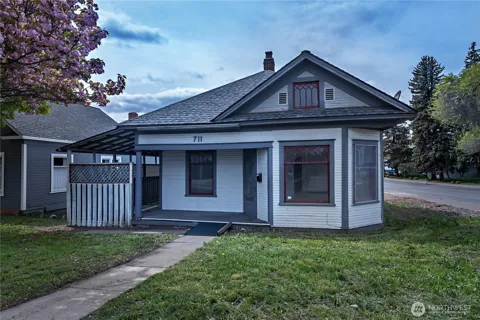711 Water Street