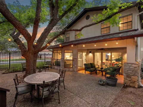 299 W Edgewater Terrace