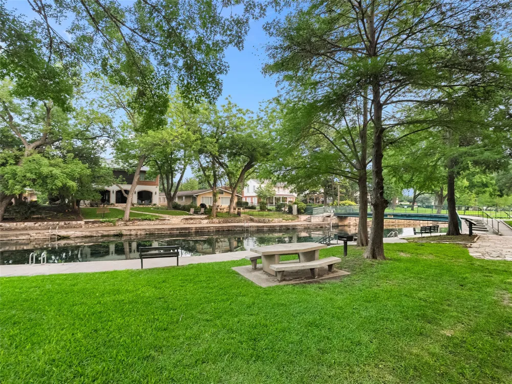 299 W Edgewater Terrace New Braunfels, TX 78130