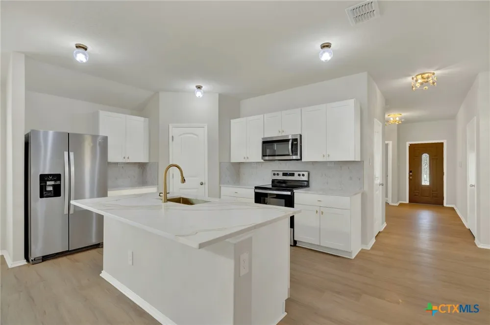 800 Bahia Place Seguin, TX 78155