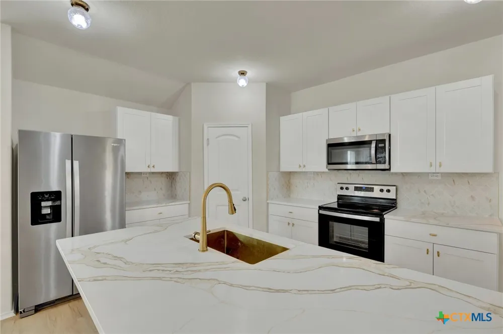 800 Bahia Place Seguin, TX 78155