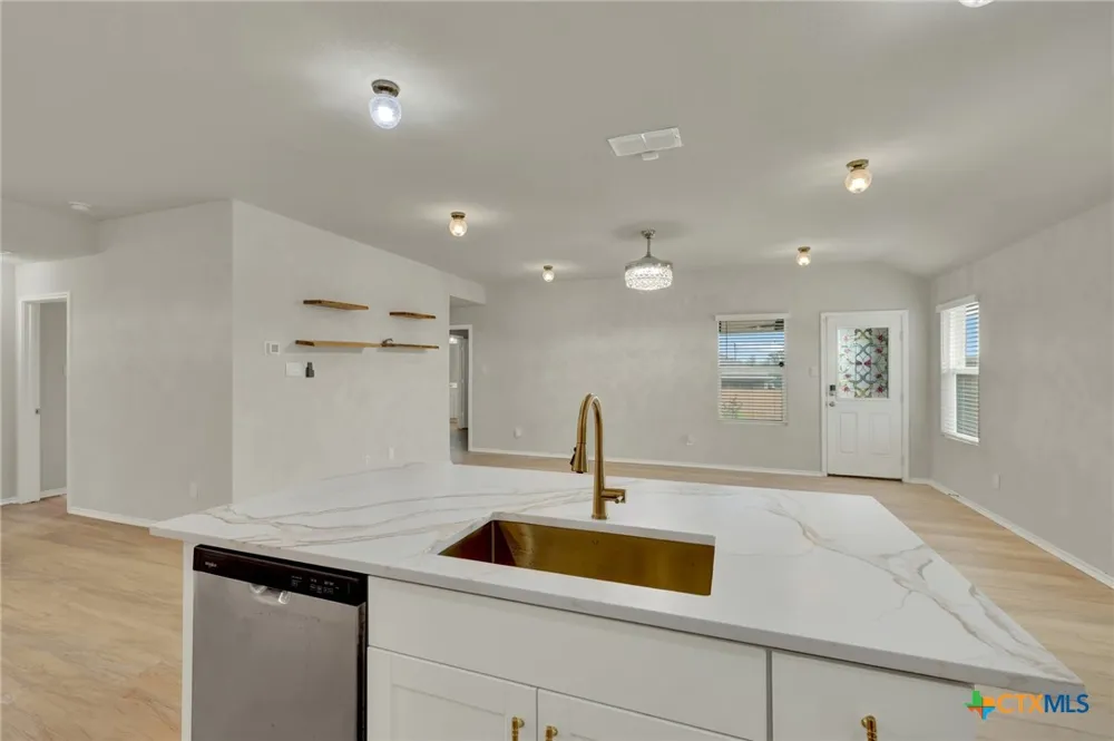 800 Bahia Place Seguin, TX 78155