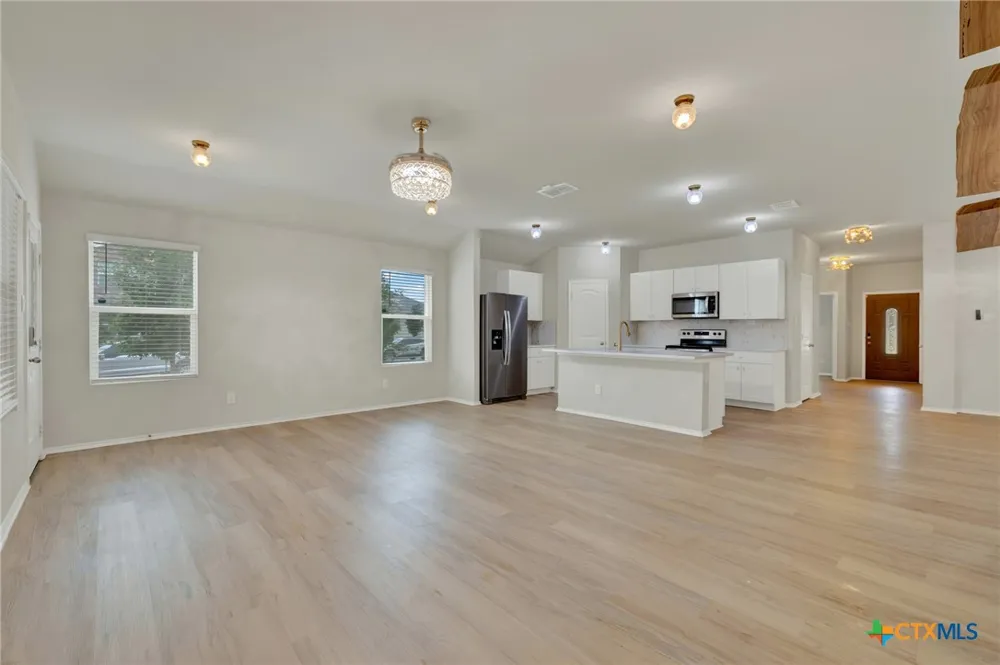800 Bahia Place Seguin, TX 78155