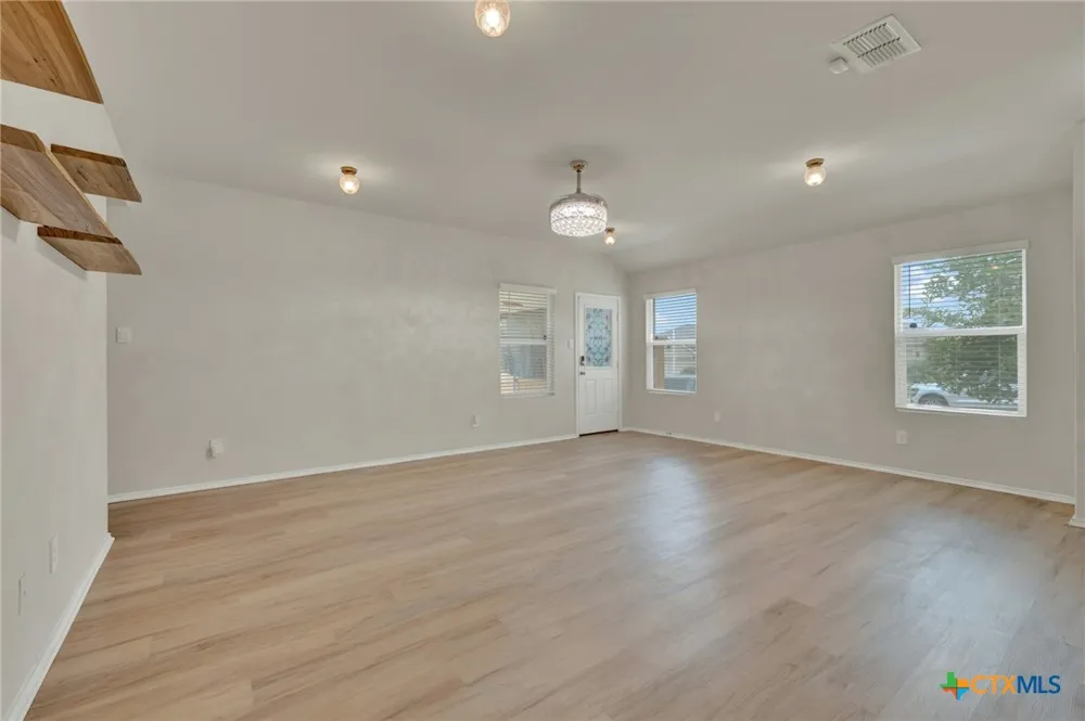 800 Bahia Place Seguin, TX 78155