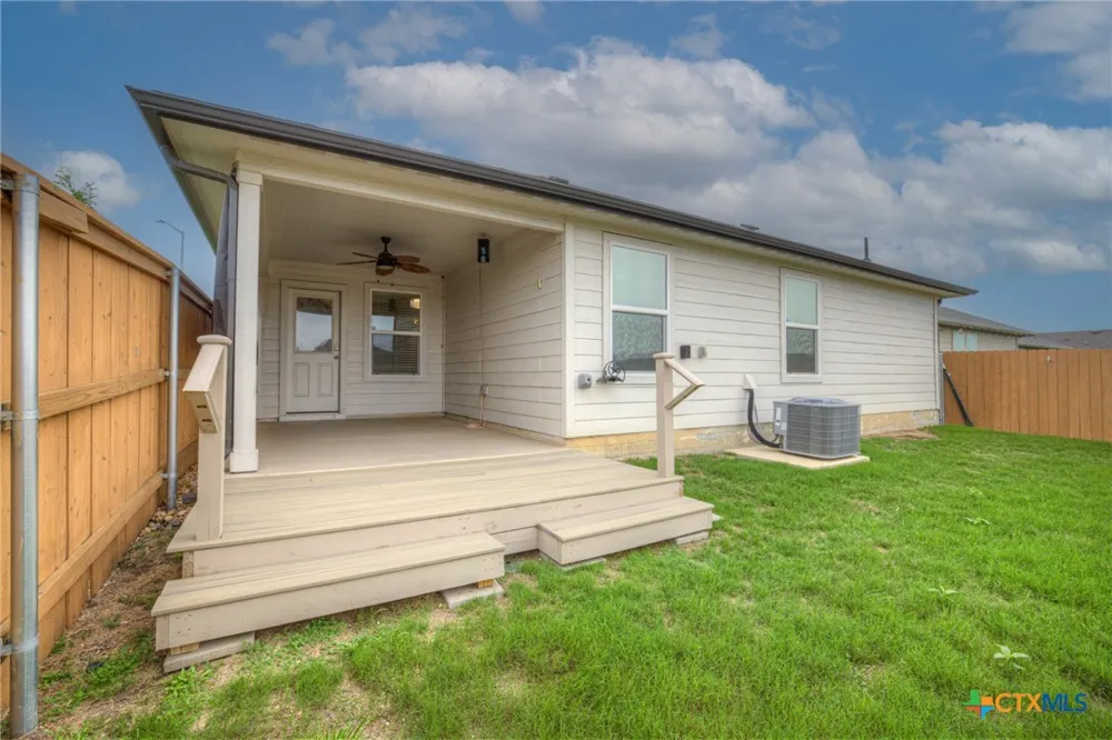 800 Bahia Place Seguin, TX 78155