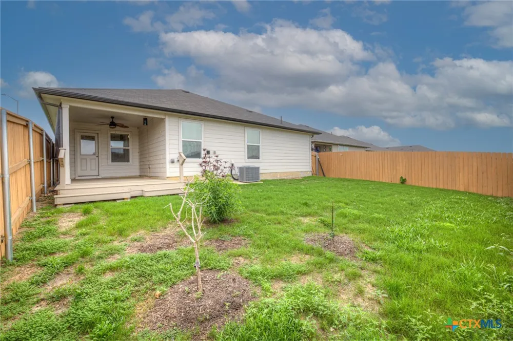 800 Bahia Place Seguin, TX 78155