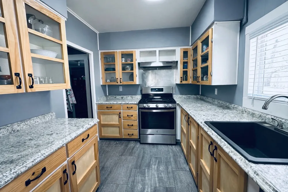 506 W Grand Avenue Comanche, TX 76442