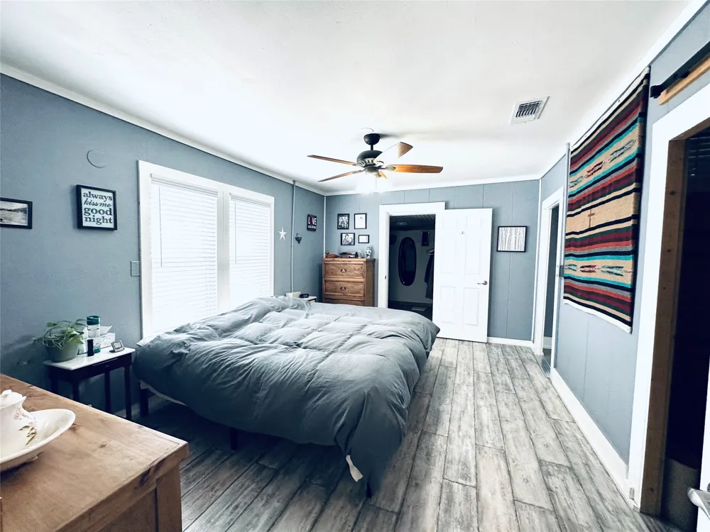 506 W Grand Avenue Comanche, TX 76442