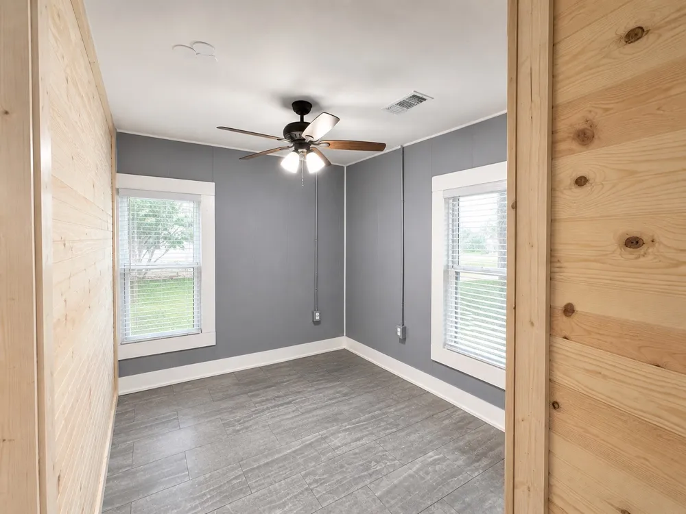506 W Grand Avenue Comanche, TX 76442