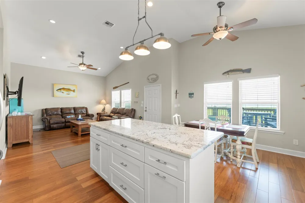 742 Bay Drive Palacios, TX 77465