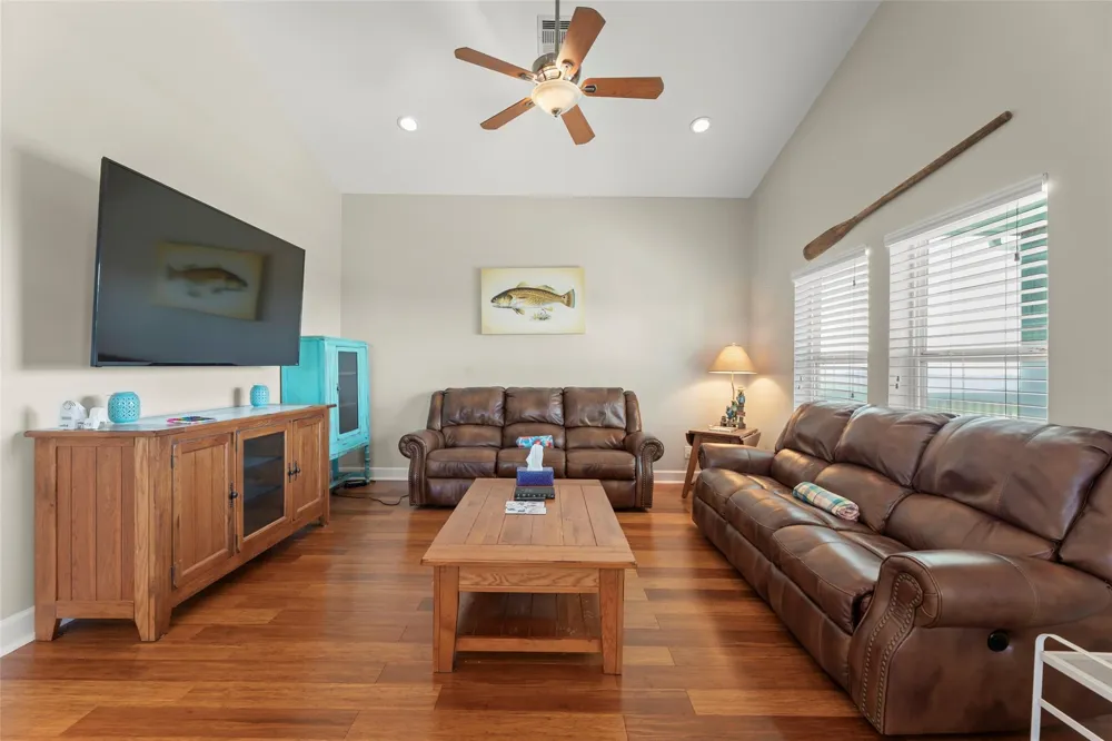 742 Bay Drive Palacios, TX 77465