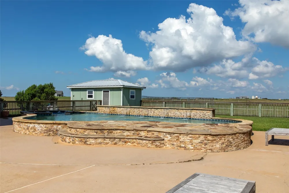 742 Bay Drive Palacios, TX 77465