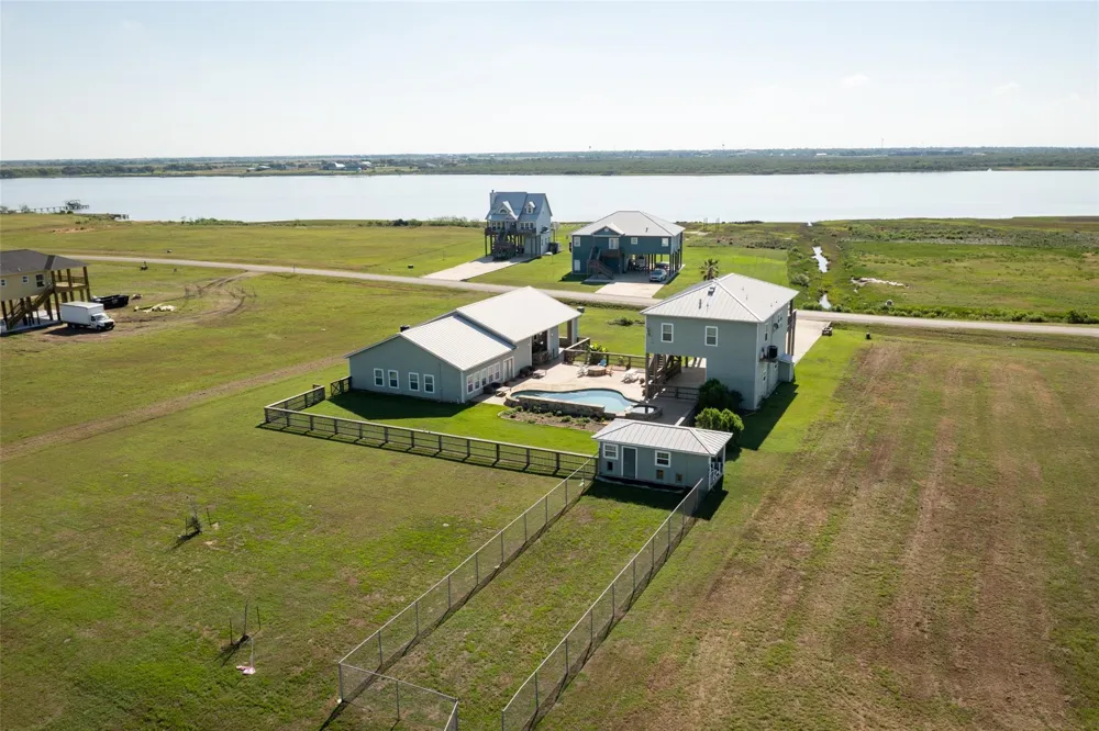742 Bay Drive Palacios, TX 77465