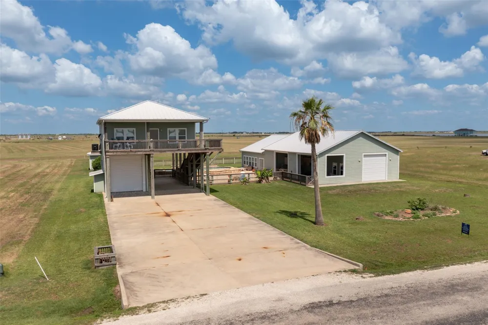 742 Bay Drive Palacios, TX 77465