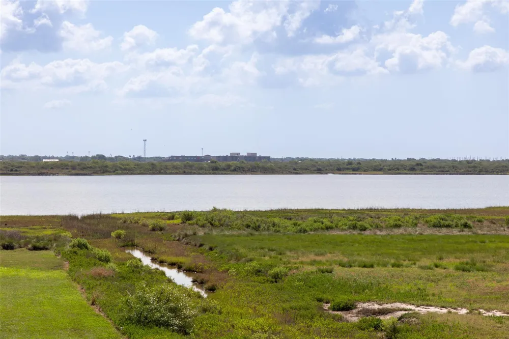 742 Bay Drive Palacios, TX 77465